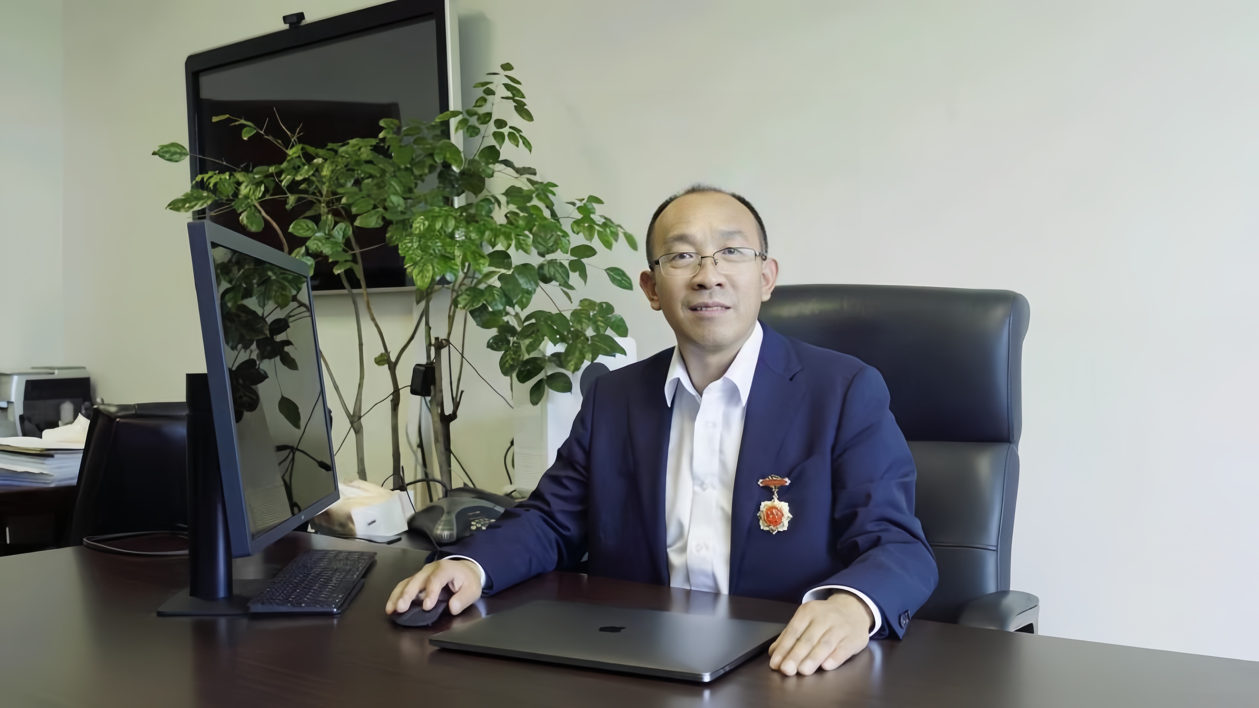 MILAN.COM创新论坛第一千四百八十五讲：金属-有机限域结构可控组装与拟酶催化