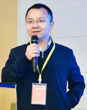 MILAN.COM创新论坛第一千三百九十讲：Floquet engineering symmetry-breaking and topological states under light irradiation