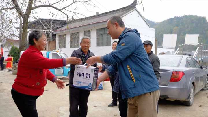 麻街镇齐塬村:地下交通站前忆往昔,重阳敬老情暖桑榆 麻街镇齐塬村:地下交通站前忆往昔,重阳敬老情暖桑榆