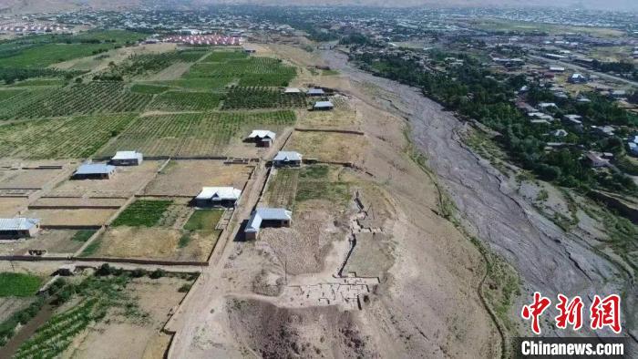 图为拉巴特一号墓地遗址区地形。　MILAN.COM 供图